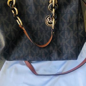 Michael kors purse